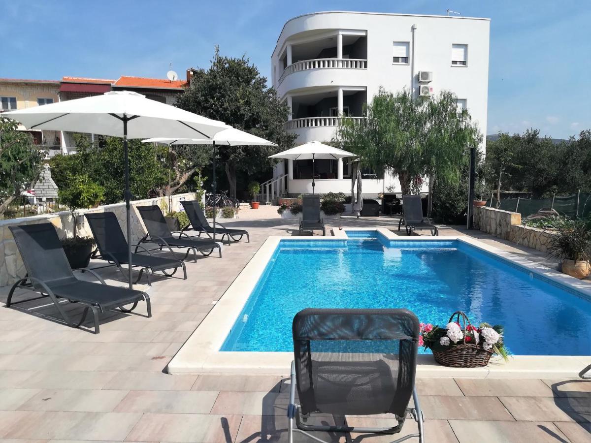 Villa Stella 罗戈兹尼察 外观 照片